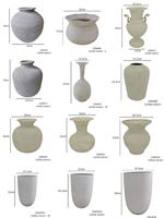 Vase de table en fer métallique gris-blanc aspect argile, motif pierre vieillie, style simplicité moderne, pour décoration intérieure et placement en cour