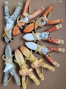 Slingshot en bois pour enfants, idéal pour la chasse et les jeux en plein air, avec des élastiques robustes – Vente en gros - Product Image 4