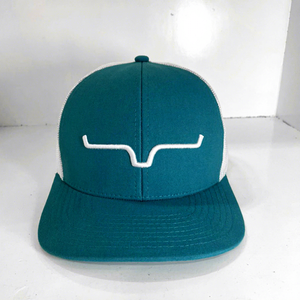 Gorra Trucker Blanca Estructurada con Bordado 3D Personalizable, Fabricada en Vietnam, Estilo Deportivo Urbano para Uso Diario - Product Image 1