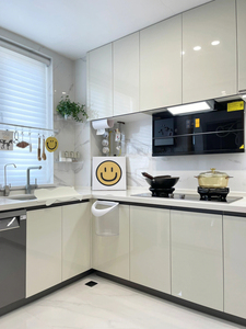 Personalización <span class=keywords><strong>de</strong></span> Gabinetes <span class=keywords><strong>de</strong></span> <span class=keywords><strong>Cocina</strong></span> Modernos <span class=keywords><strong>de</strong></span> Aglomerado con <span class=keywords><strong>Puertas</strong></span> <span class=keywords><strong>de</strong></span> <span class=keywords><strong>Vidrio</strong></span>, 3 Cajones y Correderas <span class=keywords><strong>para</strong></span> Uso en Villas y Apartamentos - Product Image 6