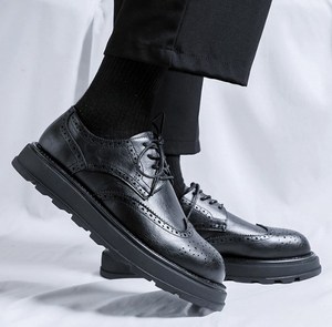 UP-1920J <span class=keywords><strong>scarpe</strong></span> eleganti eleganti <span class=keywords><strong>da</strong></span> <span class=keywords><strong>uomo</strong></span> con lacci formali <span class=keywords><strong>da</strong></span> <span class=keywords><strong>uomo</strong></span> in pelle per feste <span class=keywords><strong>scarpe</strong></span> <span class=keywords><strong>da</strong></span> <span class=keywords><strong>sposo</strong></span> taglia 46 - Product Image 3