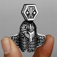 Pendentif Guerrier Viking en Gros, Casque Celtique Punk, Bijoux de Mode de Haute Qualité, Pendentif Mythique en Acier Inoxydable, Colliers