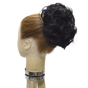 Nouveautés : Extension <span class=keywords><strong>de</strong></span> cheveux synthétiques <span class=keywords><strong>de</strong></span> haute <span class=keywords><strong>qualité</strong></span>, ondulée, volumineuse et effet désordonné, avec pince, pour queue <span class=keywords><strong>de</strong></span> cheval bouclée, <span class=keywords><strong>chignon</strong></span> ou coiffure relevée - Product Image 3