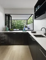 Fenêtres pliantes horizontales de style européen en alliage d'aluminium insonorisées avec verre Low-E pour hôtels et villas