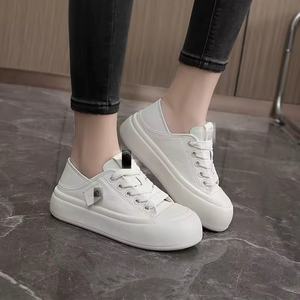 LYKU TMY615 Fabriqué en Chine Chaussures pour femmes à semelle épaisse, baskets rehaussantes respirantes à lacets pour automne/printemps/été - Product Image 1