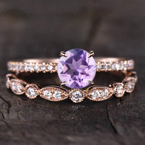 Anillo de Compromiso de Amatista Chapado en Oro Rosa con Detalles de Diamantes, Engaste de Puntas, Joyería Romántica para Mujer - Product Image 1