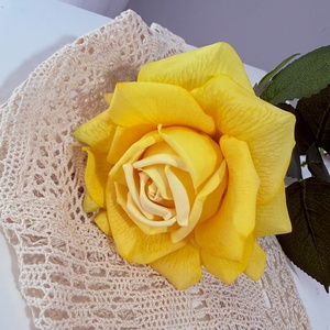 Real Touch Artificial <strong>Rose</strong> Yellow Color Realistic Flowers Wedding Flower Arrangements <strong>Fake</strong> Long Lasting <strong>Roses</strong> Wholesale - Product Image 3