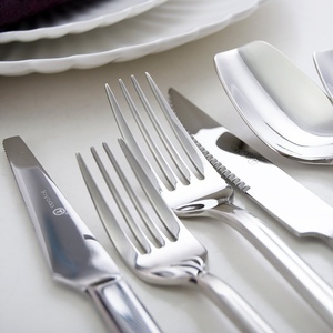 Set <span class=keywords><strong>di</strong></span> posate portatile in acciaio inossidabile lucidato a specchio, stile minimalista, con coltello da bistecca, forchetta, cucchiaio, mestolo e forchetta da frutta - Product Image 3