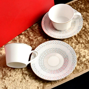 Juego de Vajilla de Porcelana Fina de Lujo y Juego de Tazas con Platillo en Caja de Regalo, en Stock en Europa, Regalos Empresariales Ecológicos - Product Image 1
