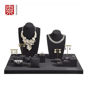 Nuevo Set de Exhibición de Joyería Negra para Escaparates, Soporte de Exhibición de Collares y Anillos, Exhibidor de Joyas de Cuero PU - Product Image 1