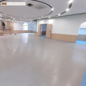 स्कूल प्रयोगशाला अस्पतालों के लिए वाणिज्यिक ग्रेड स्क्रैच प्रतिरोधी सजातीय पीवीसी सजातीय फर्श