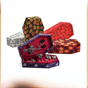 Boîte à bijoux vintage de luxe pour Halloween, emballage cadeau en forme de cercueil, carton imprimé personnalisé, pliable, forme rectangulaire, motif floral - Product Image 1