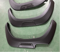 Pour Toyota Hilux Revo 15-23 : Garnitures de passage de roue et kits de carrosserie de camion avec décoration texture fibre de carbone, garde-boue et arches de roue