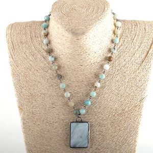 <span class=keywords><strong>Collana</strong></span> Etnica da Donna <span class=keywords><strong>con</strong></span> Ciondolo Rettangolare in Pietra Naturale Nera e Catena a <span class=keywords><strong>Rosario</strong></span> - Product Image 2