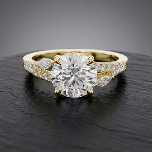 แหวนเพชรแล็บโกรว์ทรงเอเมอรัลด์ 2.00 กะรัต ดีไซน์เกลียวแบบเถาวัลย์ ทองคำแท้ 14K 18K หรูหรา สำหรับทั้งชายและหญิง เหมาะเป็นของขวัญสำหรับงานปาร์ตี้ - Product Image 1