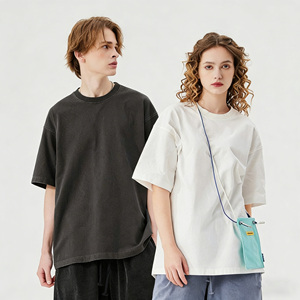 T-shirt décontracté à manches courtes pour homme, 100 % coton, teint en pièce, couleur unie, col rond, coupe classique, doux et confortable, avec logo frontal – Vente en gros - Product Image 3