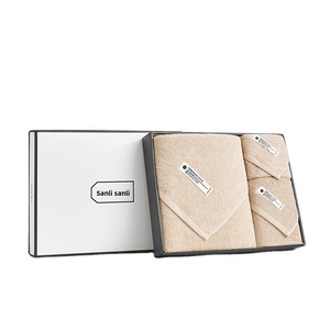 Nuevo Juego de Toallas de Baño Cuadradas de Algodón Orgánico de Tres Piezas Sanli con Caja de Regalo Bordada - Sets de Regalo al por Mayor - Product Image 3