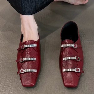 Zapatos Mary Jane de cuero genuino vintage británico para mujer, con punta cuadrada, hebilla metálica plana, elegantes zapatos de cuero para uso diario. - Product Image 5