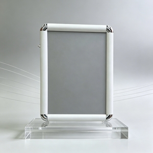 Marco a Presión Profesional de Aluminio de 25 mm con Esquinas Redondeadas y Panel Trasero de PE para Señalización de Seguridad en <span class=keywords><strong>Hospitales</strong></span> y Áreas Públicas - Product Image 1
