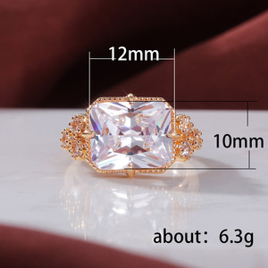 Anello dal Design Elegante Stile Classico per Donne - Product Image 5