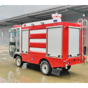Camion de pompiers électrique avec réservoir de 3001 à 5000 L, canon à eau rotatif et feux d'avertissement - Product Image 4