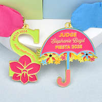 Médaille personnalisée de forme spéciale Fiesta, médaille de récompense en métal émaillé souple 2D 3D avec ruban imprimé