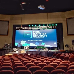 Écran d'affichage LED d'intérieur fixe à pente fine, HD polychrome P1.667 P1.86 P1.875 P2 - Product Image 1