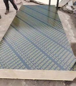 Haute qualité 12mm 15mm 18mm Combi Core <span class=keywords><strong>bois</strong></span> <span class=keywords><strong>bois</strong></span> Construction extérieure coffrage Marine Film face coffrage contreplaqué - Product Image 3