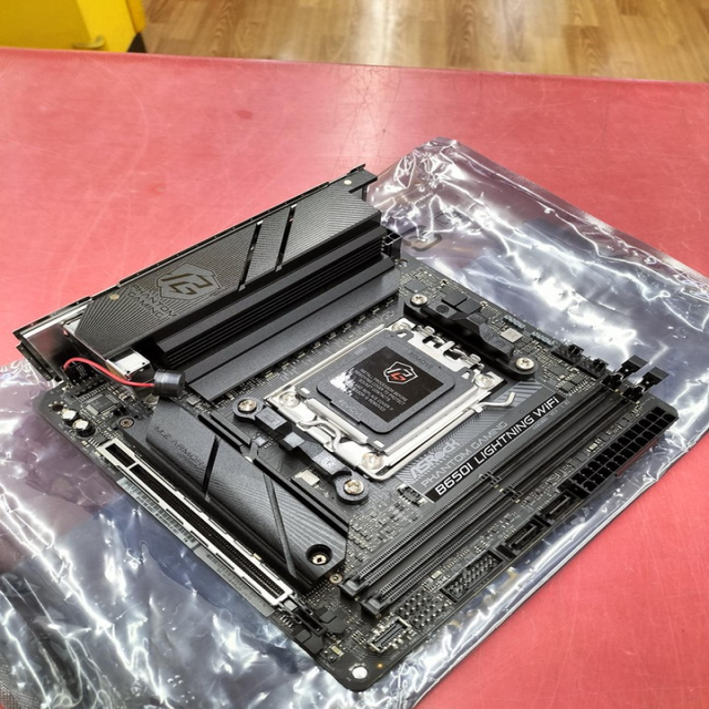 Plc ASROCK B650I WIFI Mini-ITX AM5 Motherboard for 7000 Series Bulk Supply