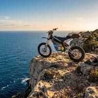 Moto électrique Talaria Komodo Style 9000W 80V pour adultes, 110 km/h, freins à disque avant et arrière, phare LED, longue autonomie