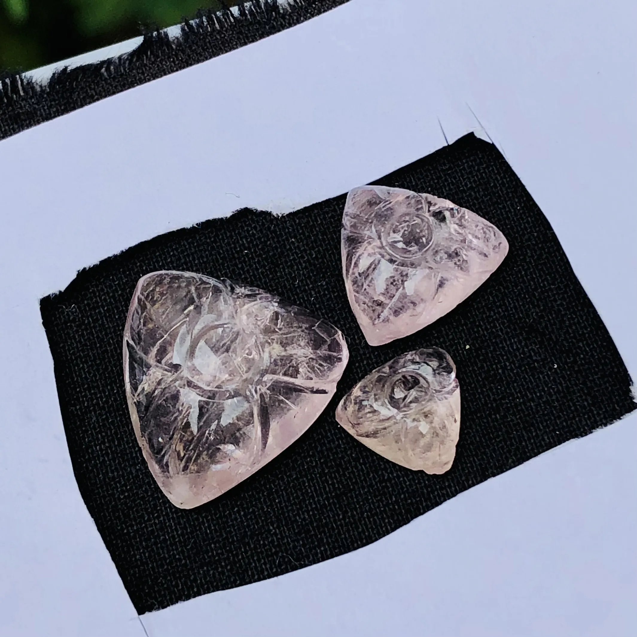 59 Ct Natuurlijke Vlekkeloze Roze Morganiet Gesneden Snijwerk Losse Edelsteen Formaat Pak Van 3 Stuks Morganiet Peer Cabochon Voor Sieraden Steen.