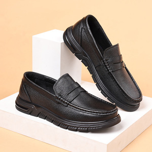 Mocasines Impermeables para Hombre con Punta Cerrada, Cuero de Oveja de Primera Capa, Suela Gruesa Resistente al Desgaste, Zapatos Cómodos con Suela Suave - Product Image 3
