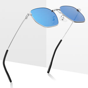 Gafas de sol metálicas poligonales para mujer, protección UV400, lentes azules, estilo de viaje a la moda, fabricadas en Wenzhou - Product Image 1