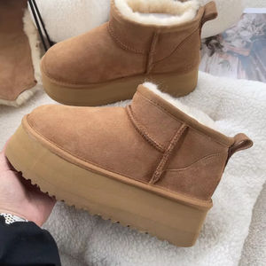 Bottes de neige UGGS pour femmes, style classique, luxueuses et de haute qualité, imperméables, élégantes et confortables - Product Image 1