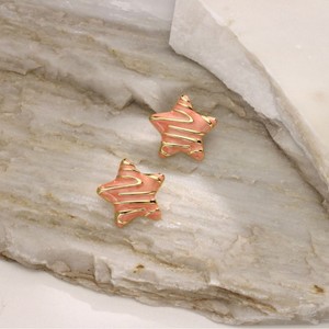 Boucles d'oreilles feuille en émail or 18 carats en acier inoxydable à la mode clous imperméables colorés en formes de feuilles pour femmes et filles - Product Image 5