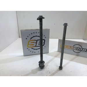 Compatibile con HONDA HORNET 600 2005 2006 Perno del Forcellone Asse Ruota Posteriore - Product Image 1