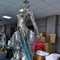 Sculpture d'art en fibre de verre en forme de robot miroir, décoration de vitrine de magasin de luxe, point photo futuriste, entrée de fête KTV