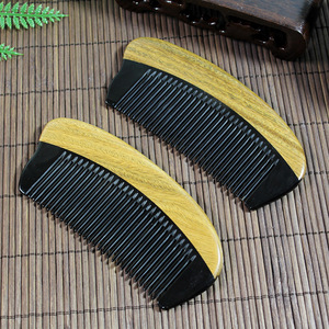 Peine de masaje de madera de sándalo de 10-15 cm para aliviar el cuero cabelludo y cuidar el cabello - Product Image 3