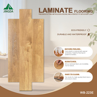 Échantillon imperméable disponible, revêtement de sol stratifié flottant OEM 8mm 10mm compatible UFH, revêtement de sol stratifié certifié AC3 CE ISO pour la maison