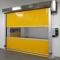 Volet roulant électrique latéral moderne en polymère PVC avec composants en acier inoxydable et finition étanche pour atelier intérieur
