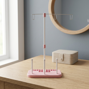 AA0207 Soporte para 3 bobinas de hilo con plástico |   Soporte para Agujas con Base Ovalada y Gancho Metálico para Herramientas de Tejer a Mano - Product Image 2