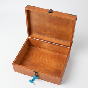 Urne funéraire en bois faite à la main, sculpture de poisson Koi, coins en laiton, urne commémorative pour adulte, capacité de 220 pouces cubes, design personnalisable - Product Image 2