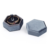 Caja de regalo de anillo exquisito para mujer de alta calidad al por mayor personalizada, caja de terciopelo para joyería