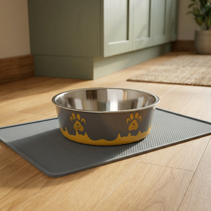 Gamelle antidérapante écologique Splash pour chien, pour usage extérieur, combinaison jaune et gris, base en silicone à motif patte, acier inoxydable - Product Image 4