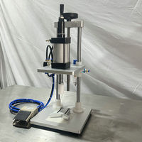 Machine manuelle en plastique pour le pressage et la fixation des bouchons intérieurs des flacons de parfum, d'aliments et de boissons