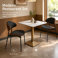 Ensemble de tables et chaises de restaurant commercial en gros avec sièges rembourrés noirs pour la fourniture de projets de bistrots, de restaurants de steaks et d'hôtels