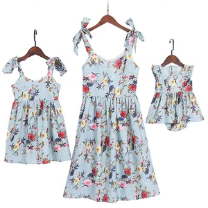 Mama und ich Blumen bedruckte Kleider Schulter gurte Bowknot Chiffon Ärmellose passende Outfits Familien anzüge