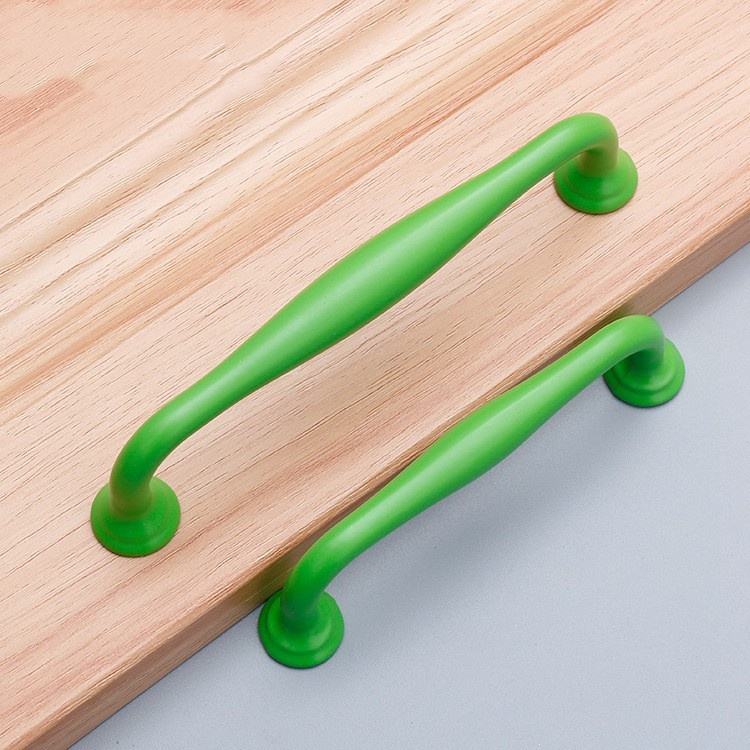 สีเขียวอ่อน