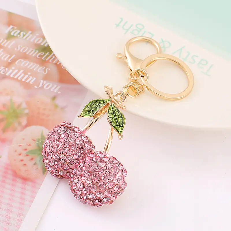 Vendita calda creativa nuova lega portachiavi ciliegio bello diamante frutta portachiavi per regali aziendali