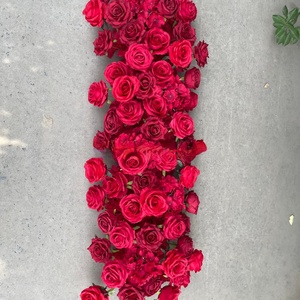 Nouvelle décoration de mariage, chemin de fleurs rouge personnalisé, roses en soie, rangée de fleurs pour allée - Product Image 1